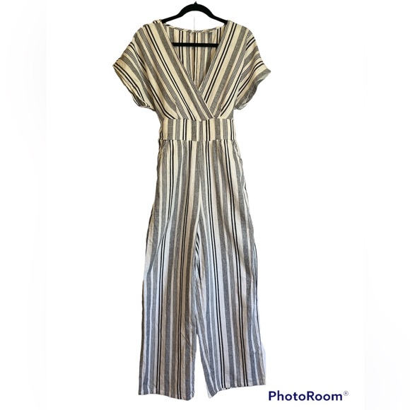 American Eagle Outfitters Pants - Cute American Eagle outfitter jumpsuit!